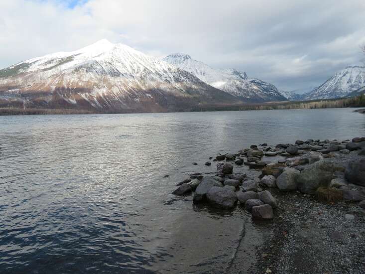 Lake-McDonald-Shoreline-Rocks-in-Fall